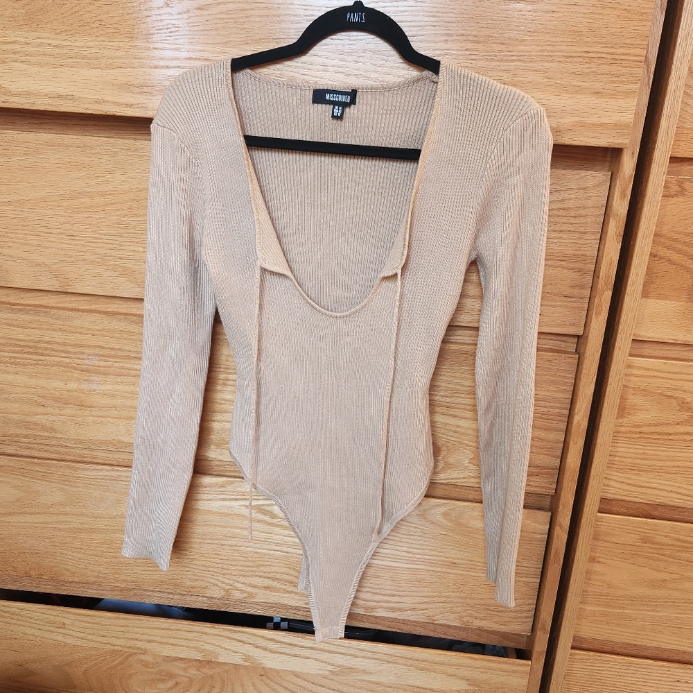 Missguided Ribbed nude longsleeve body suit